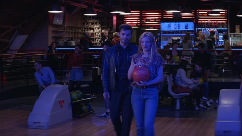 Saturn Bowling image