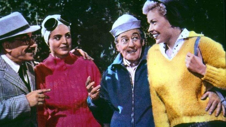 Totò, Peppino e le fanatiche image