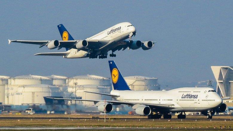 Airbus vs Boeing: The Jumbo Jet Race image