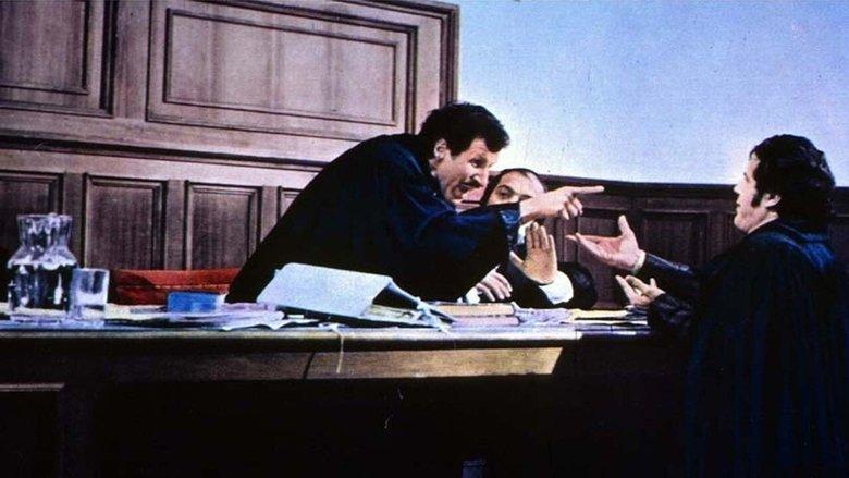 Will the Lawyer Franco Benenato Be Able to Defeat his Arch Enemy the Magistrate Ciccio De Ingras? image