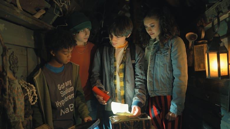 Spirit Halloween: The Movie image
