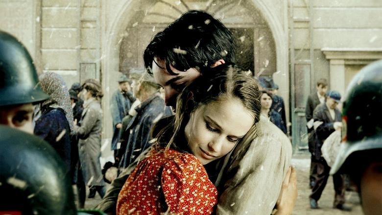 Love Gets a Room image