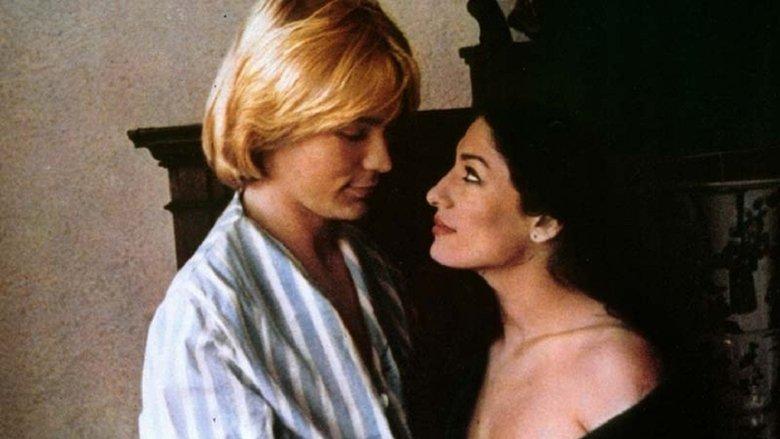 Love Hotel - Full Service image