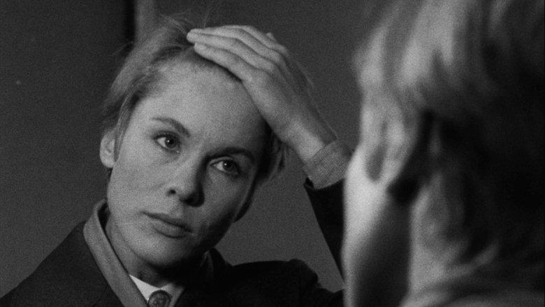 Mirrors of Bergman image