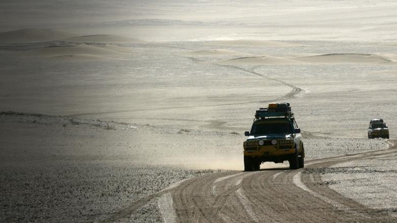 Hot Roads - The World's Most Dangerous Roads image