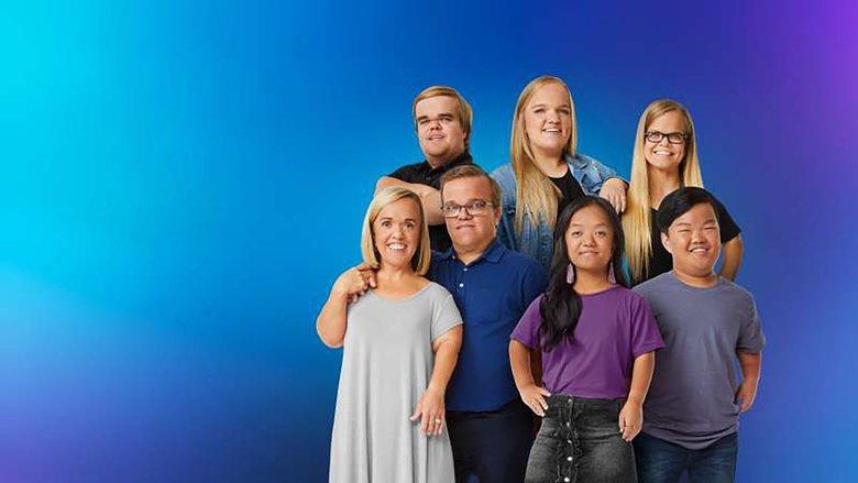 7 Little Johnstons image