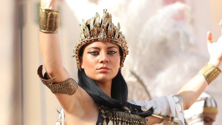 Cleopatra: Mother, Mistress, Murderer, Queen image