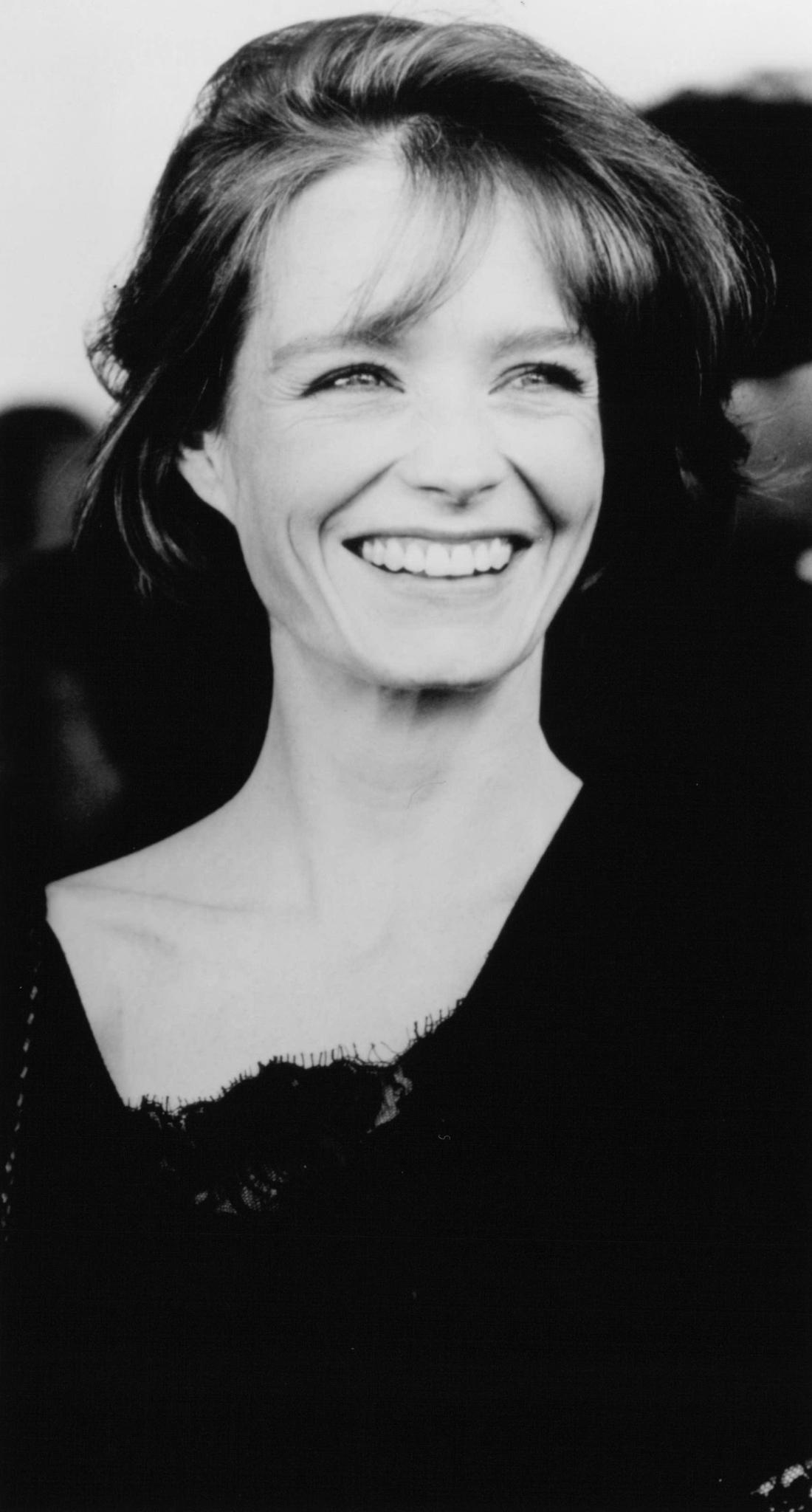 Suzy Amis image