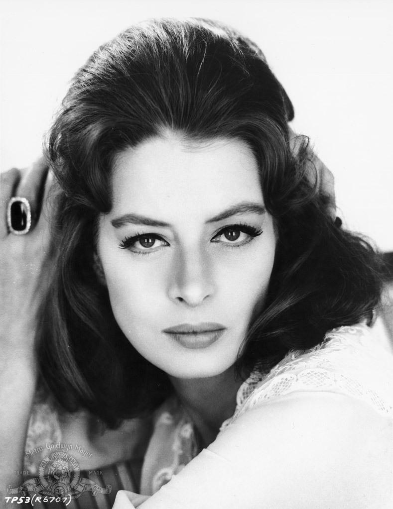 Capucine image