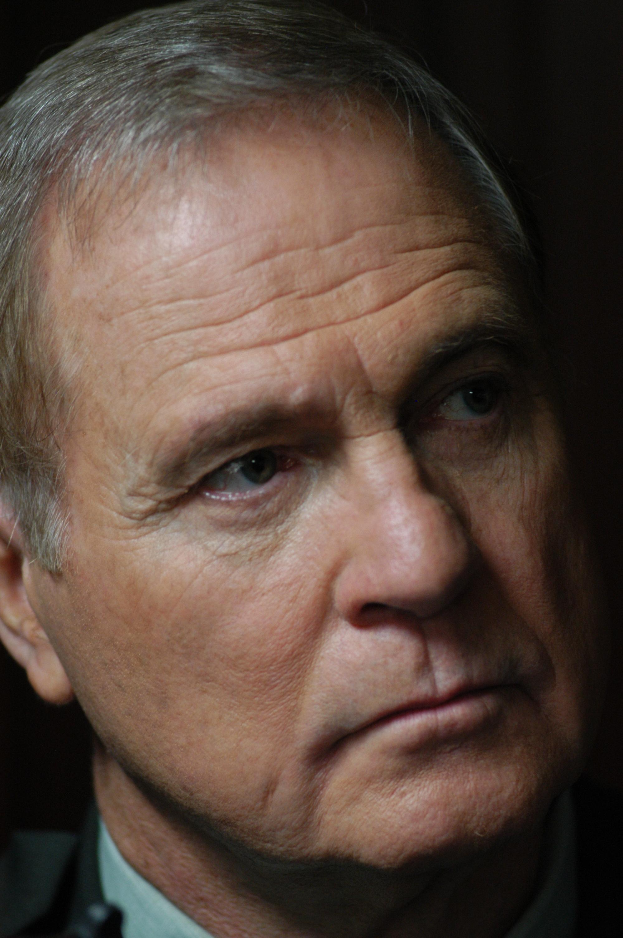 Gil Gerard image