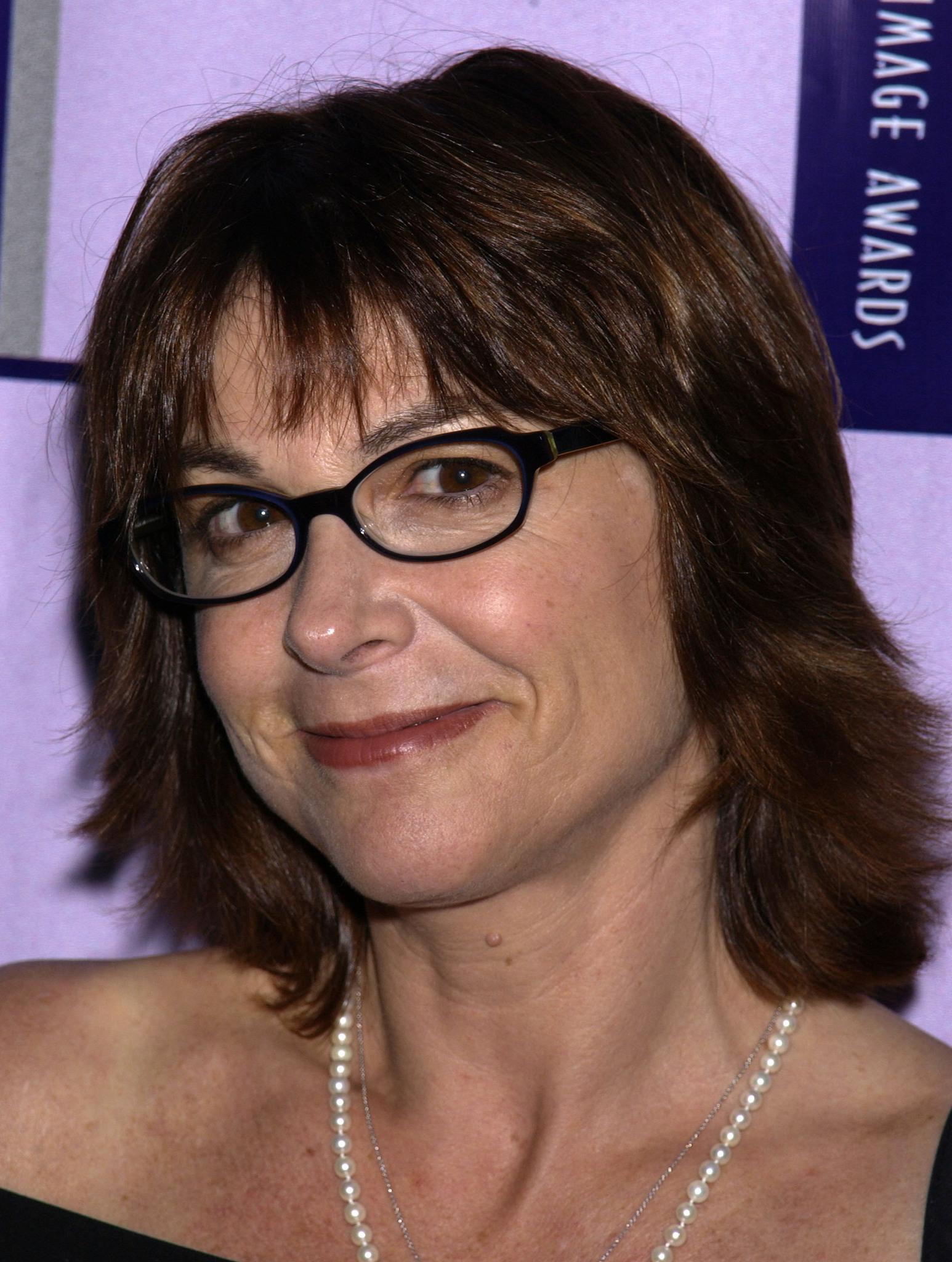 Dinah Manoff image