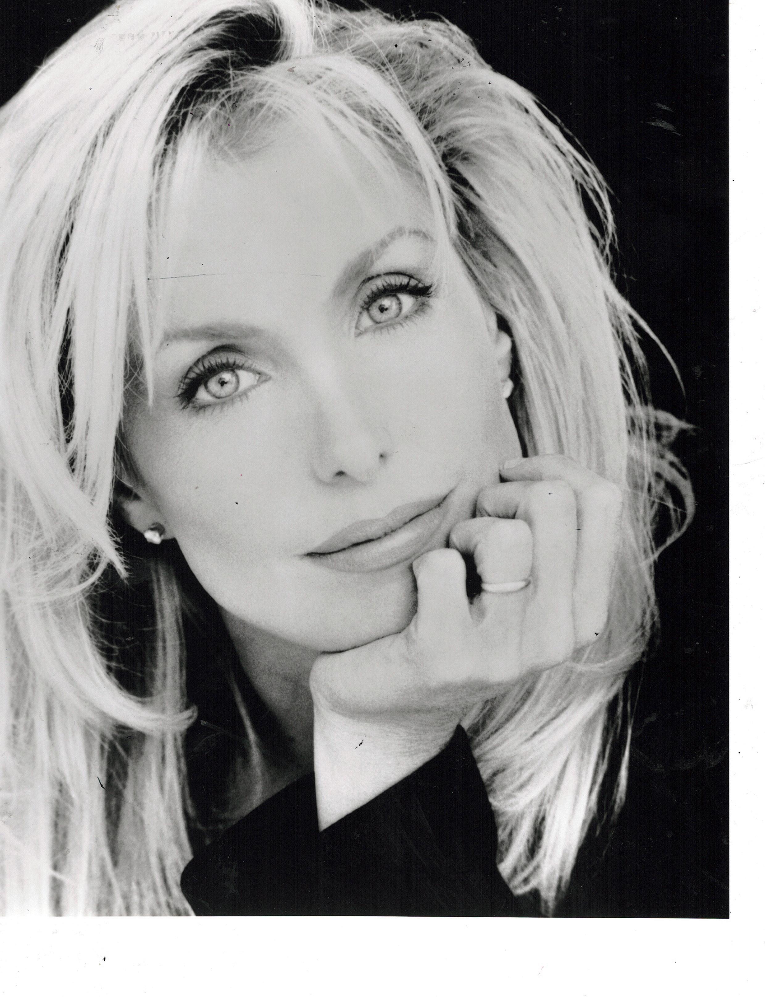 Heather Thomas image