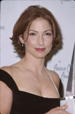 Gloria Estefan image