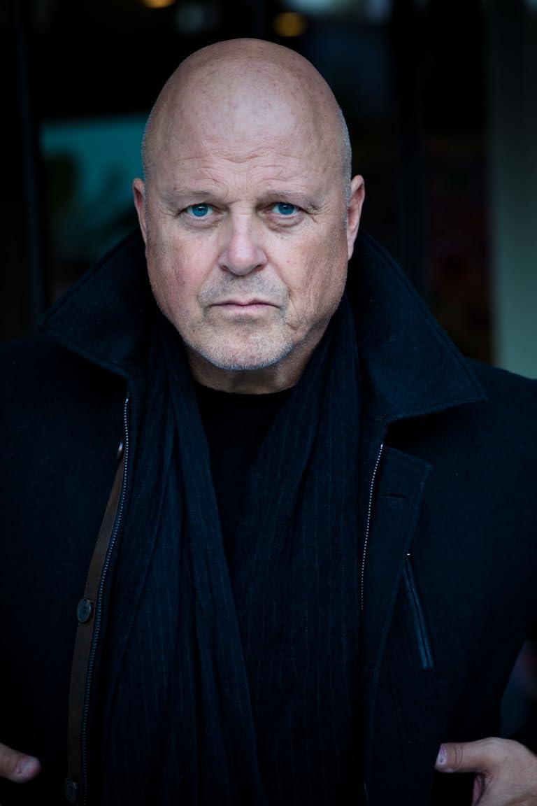 Michael Chiklis image