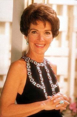 Nancy Reagan image