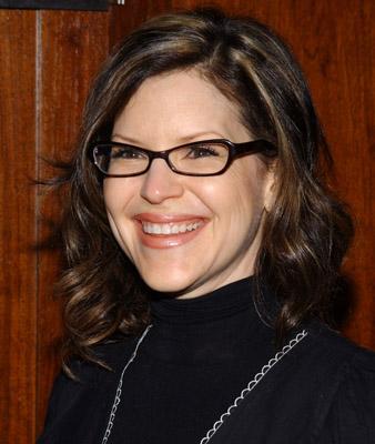 Lisa Loeb image