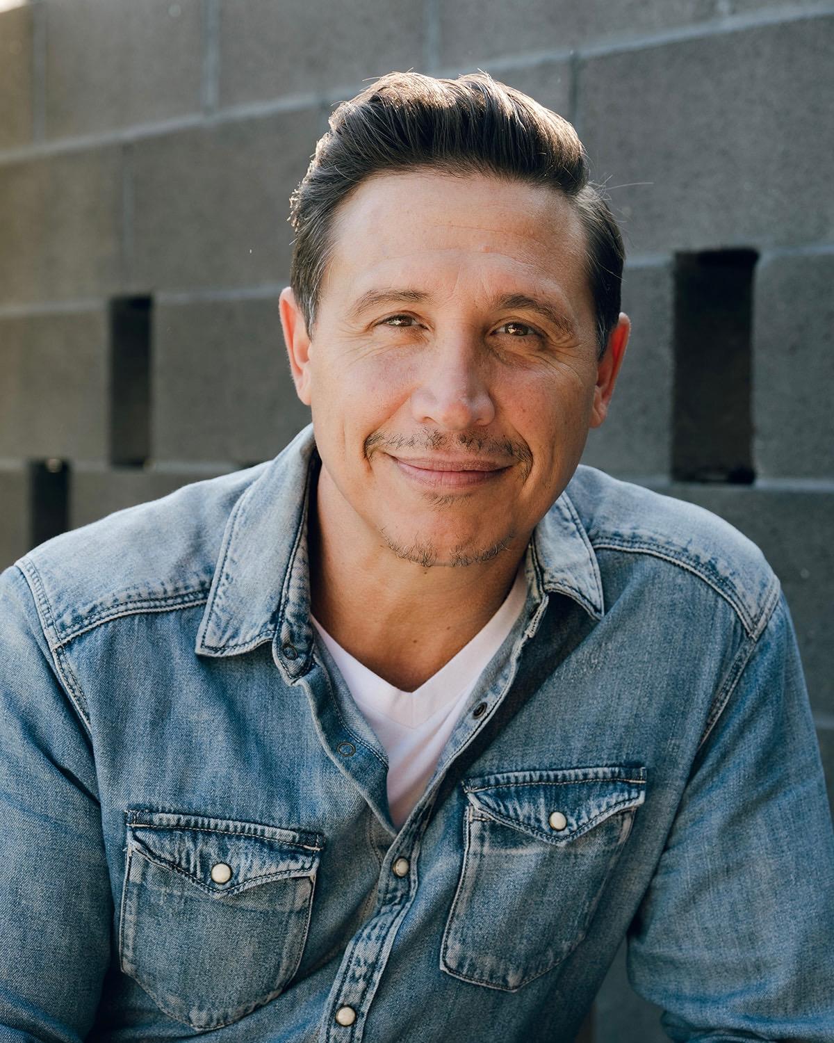 Erik Palladino image