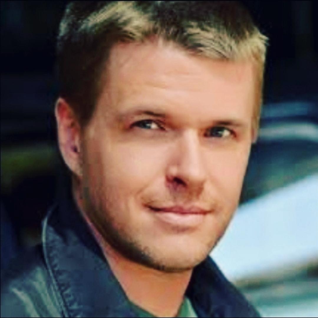 David Tom image