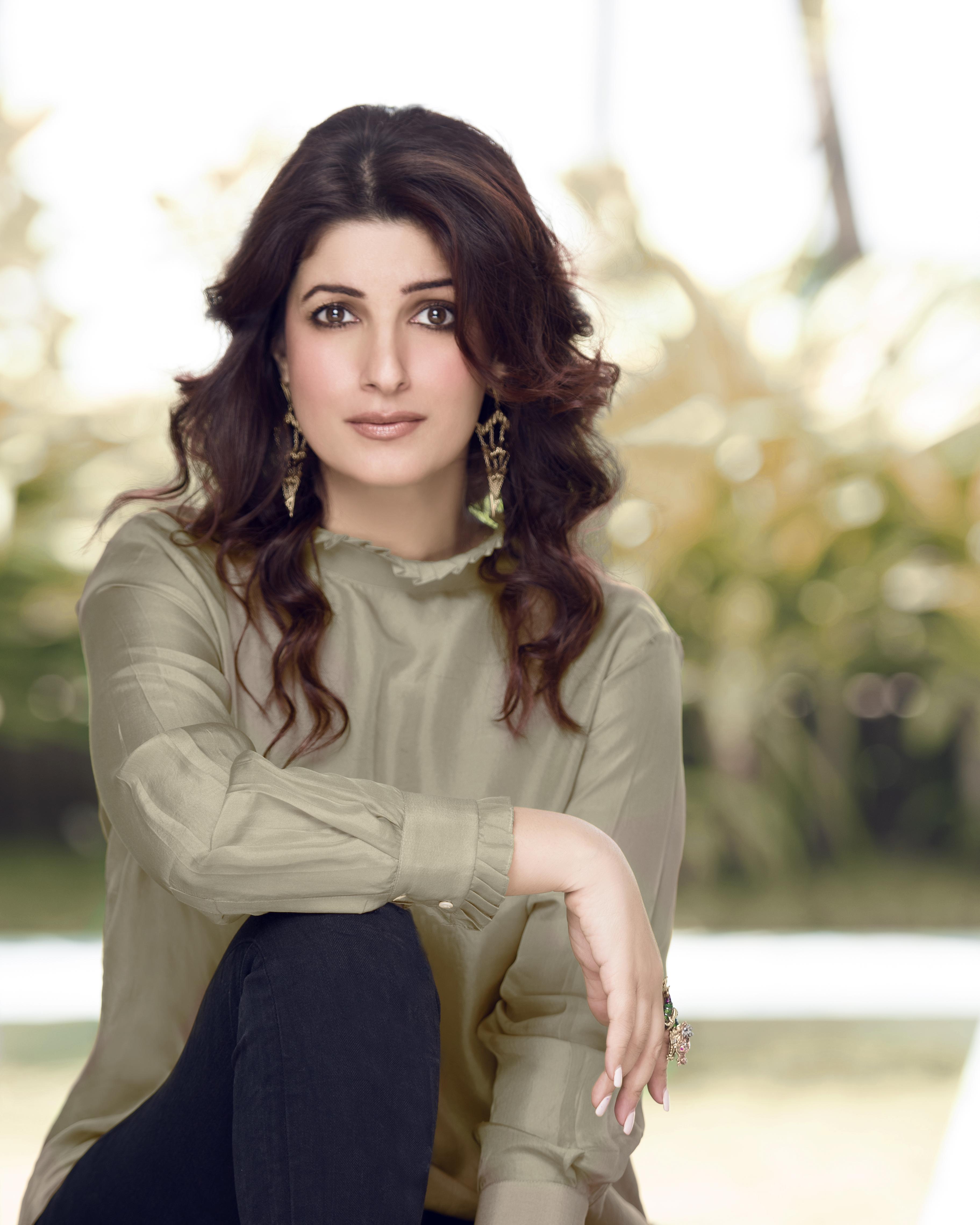 Twinkle Khanna image