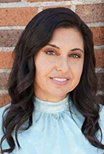 Nicole Abisinio image