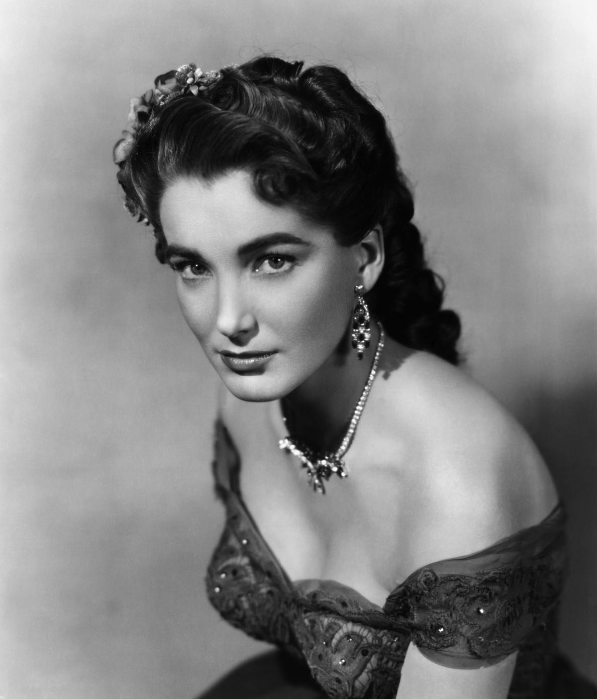Julie Adams image