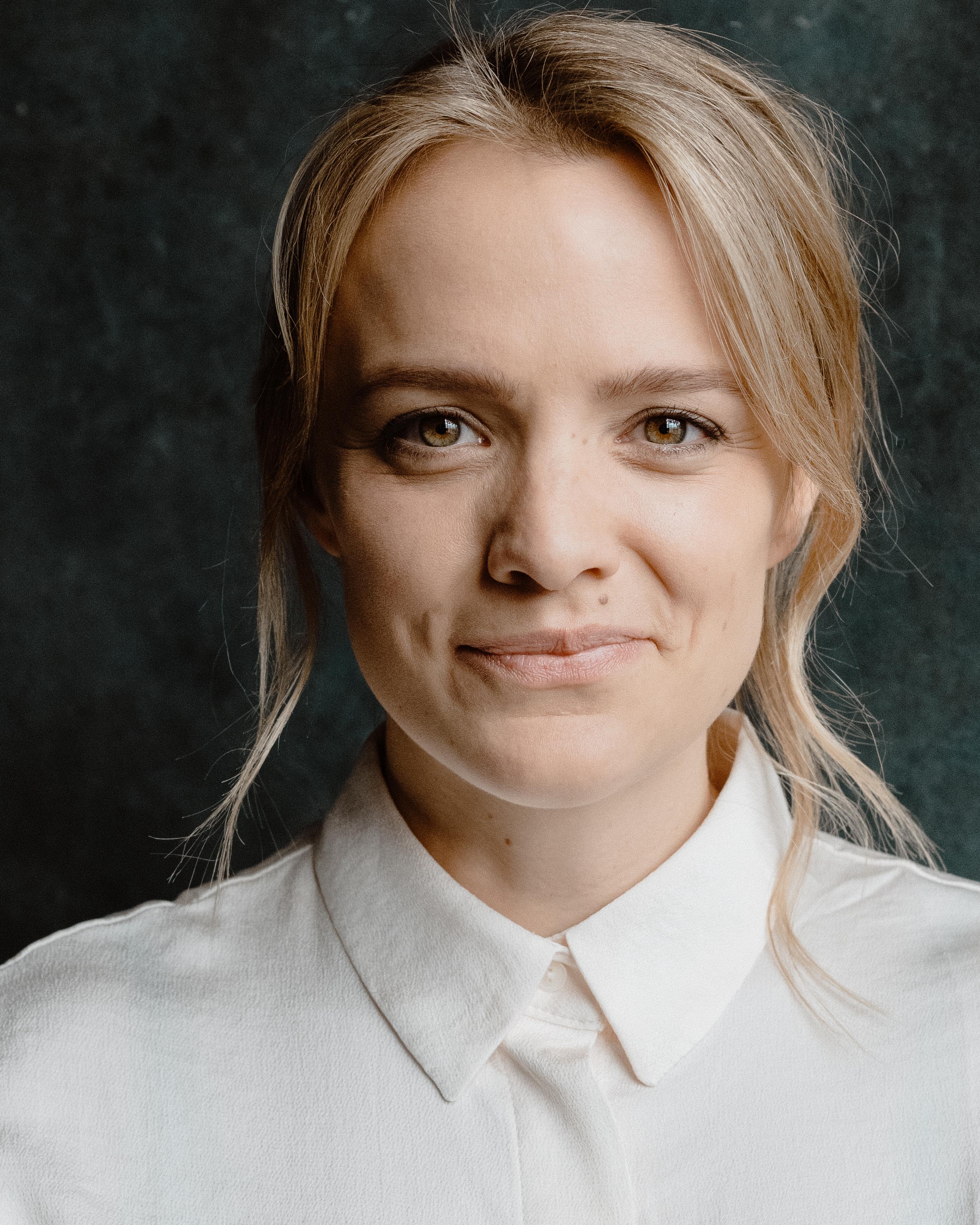 Laura Aikman image