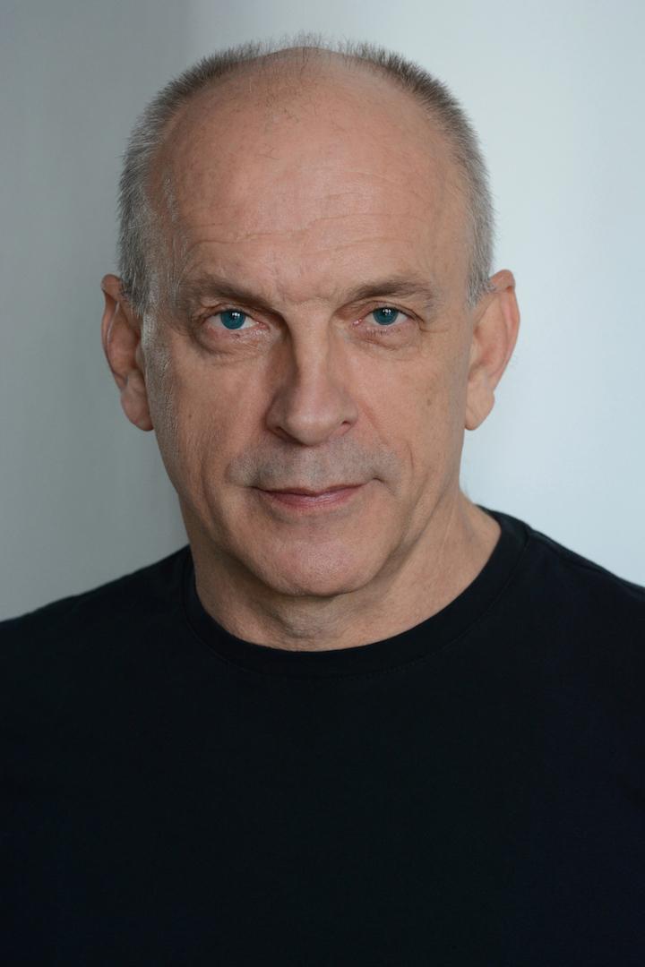 Tomas Arana image