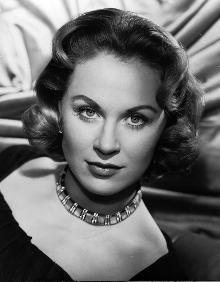 Julia Arnall image