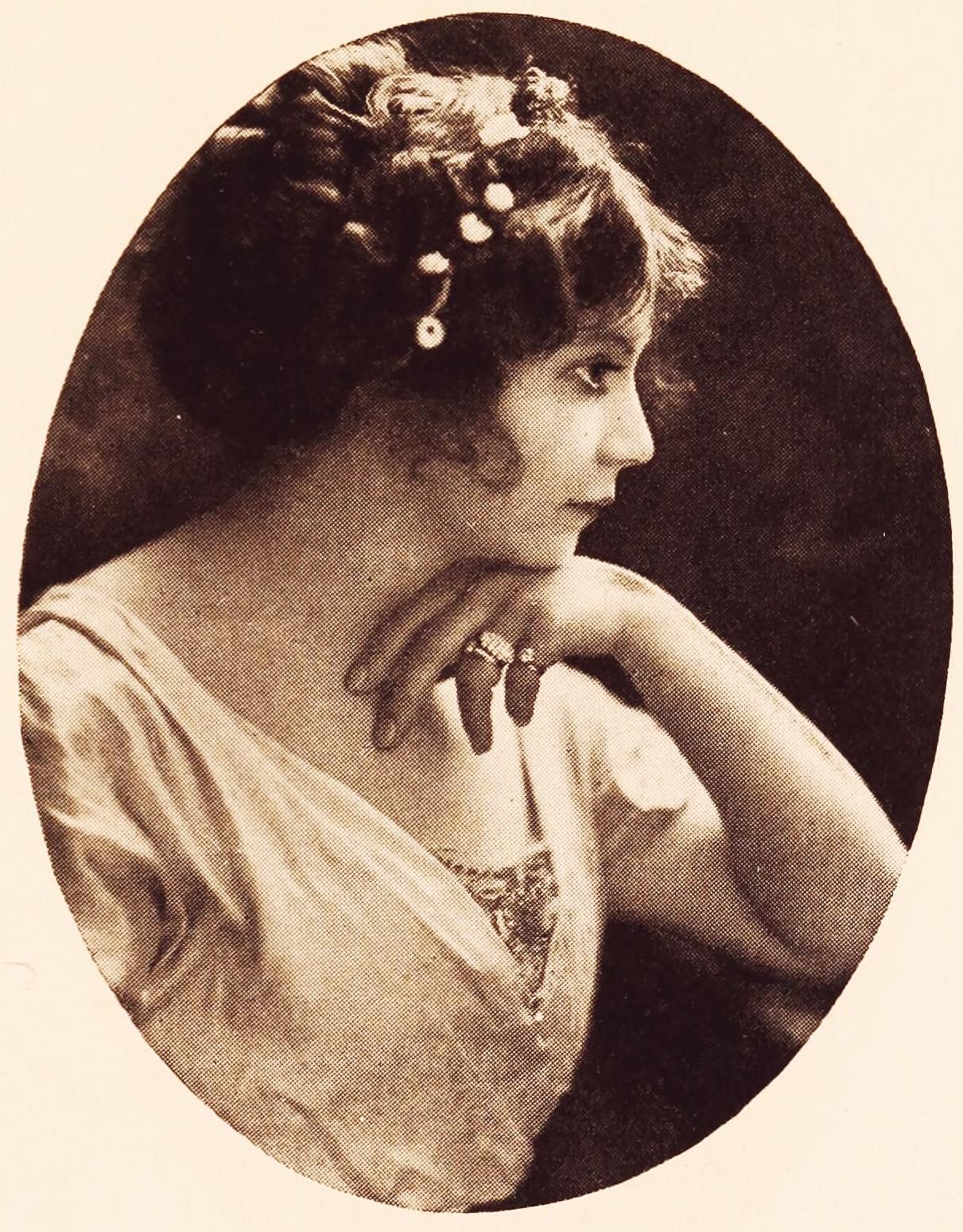 Camille Astor image