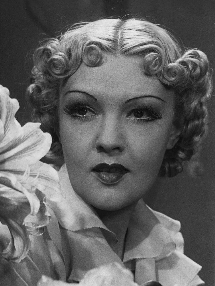 Jeanne Aubert image
