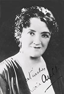 Marie Ault image