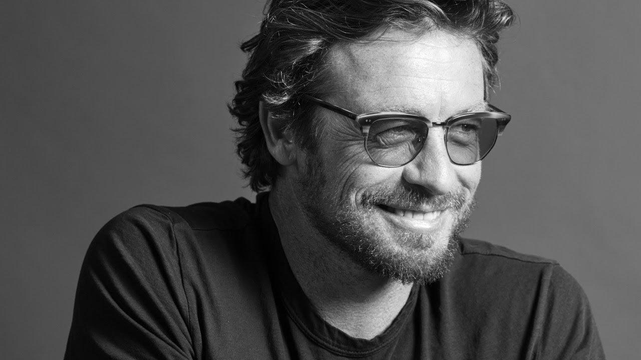 Simon Baker image