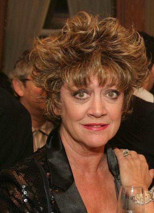 Amanda Barrie image