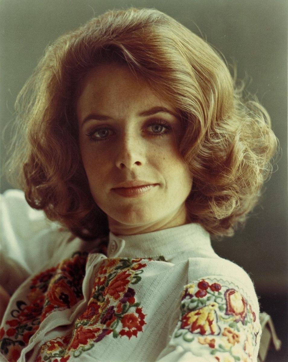Elizabeth Baur image