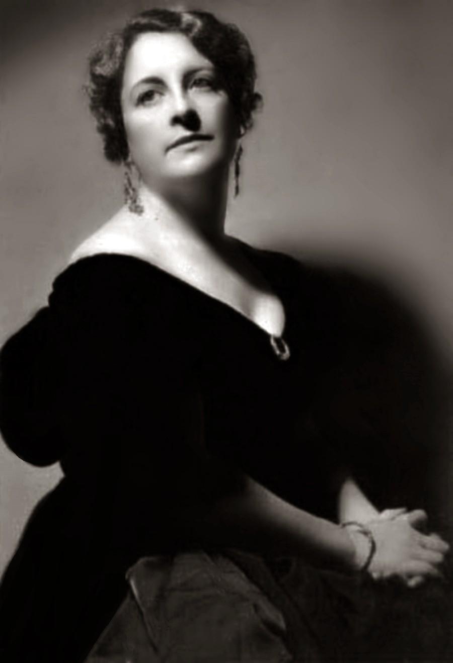 Gloria Bayardo image