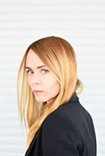 Emily Behr image