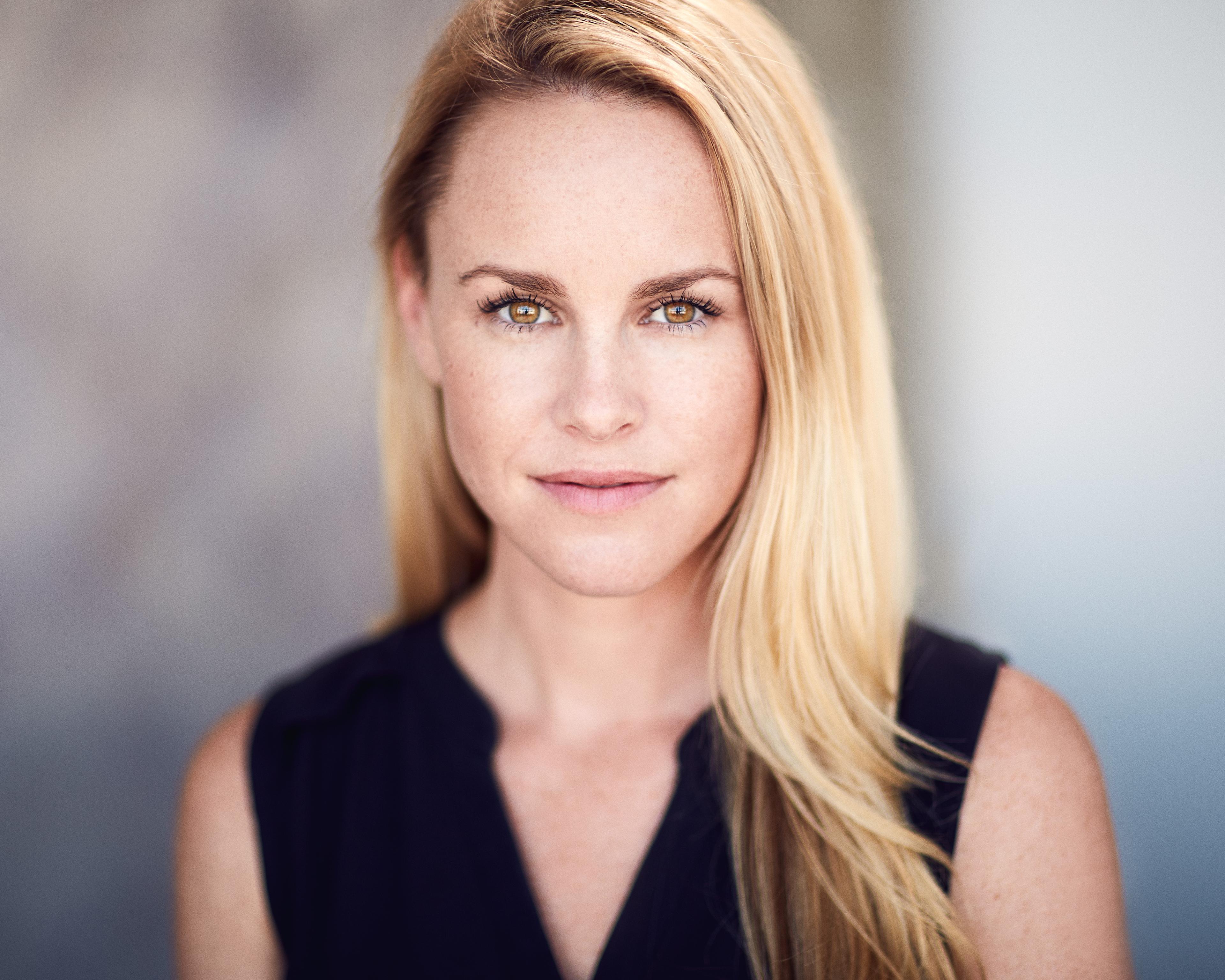 Julie Berman image