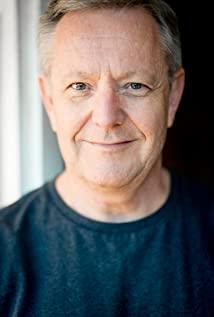 Jonathan Biggins image