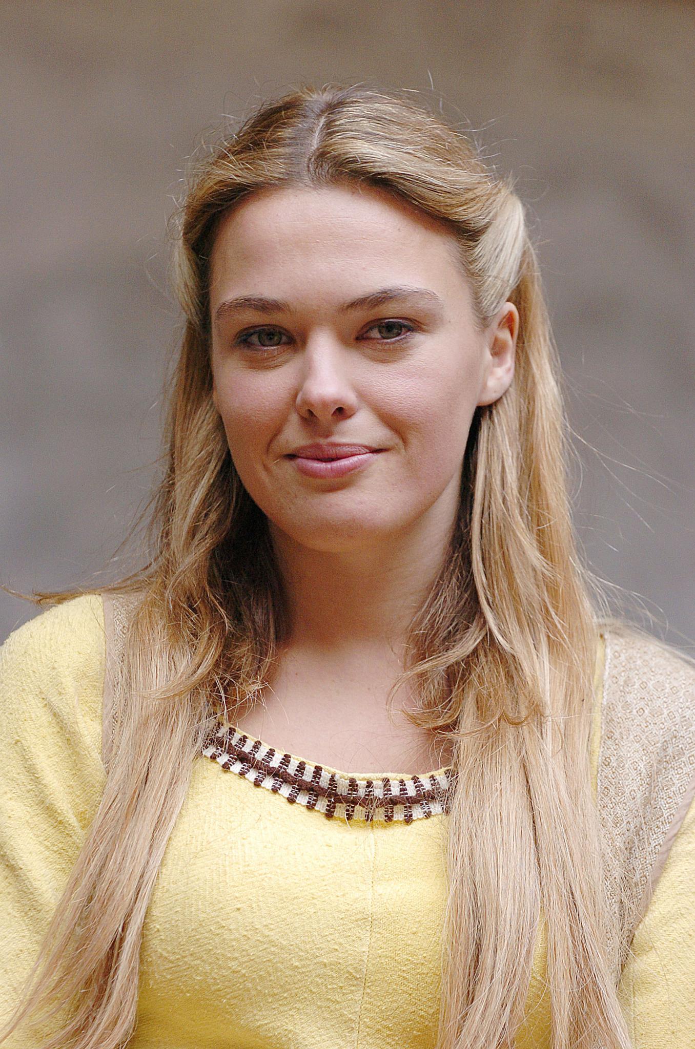 Sally Bretton image