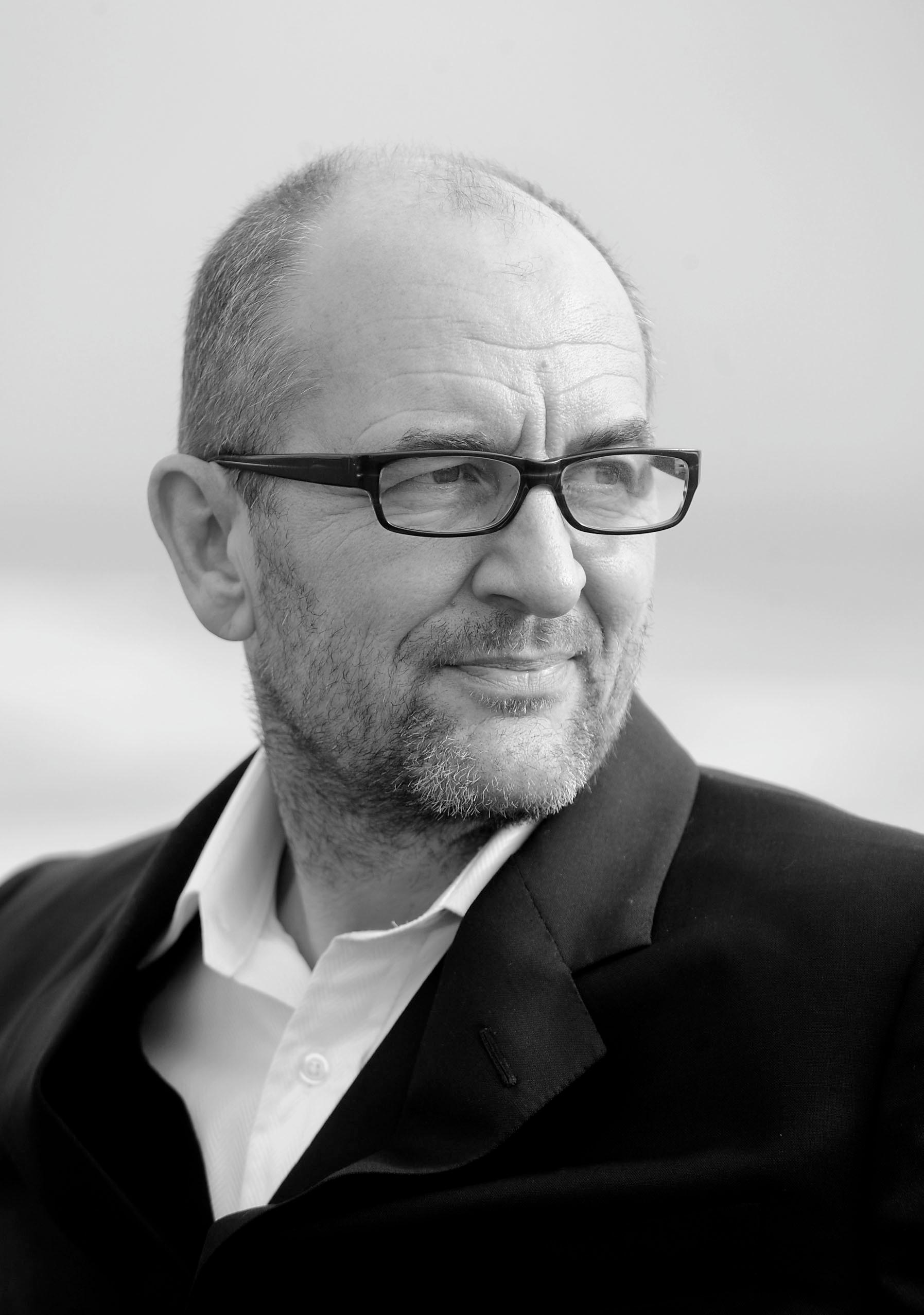 Ralph Brown image