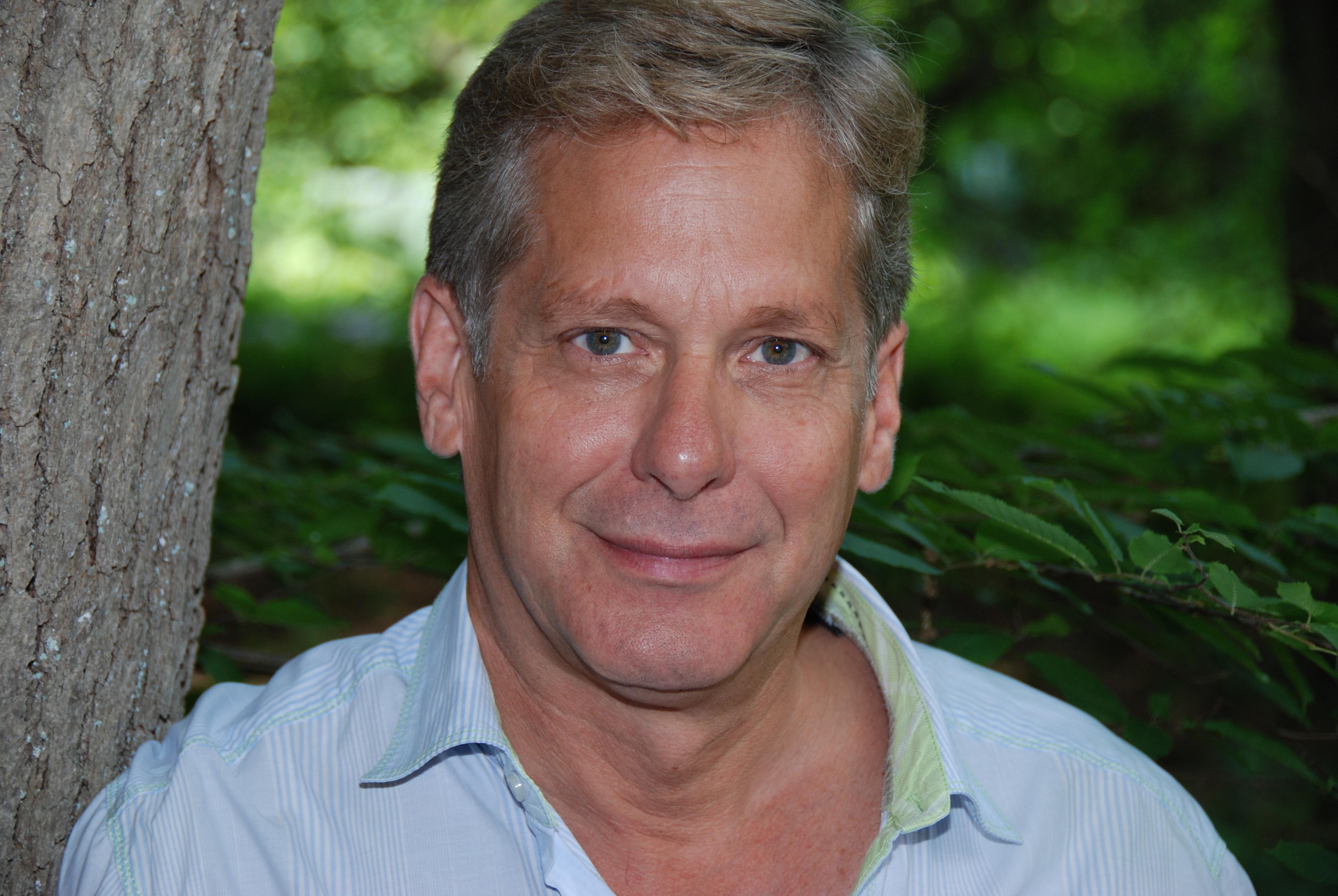 Scott Bryce image