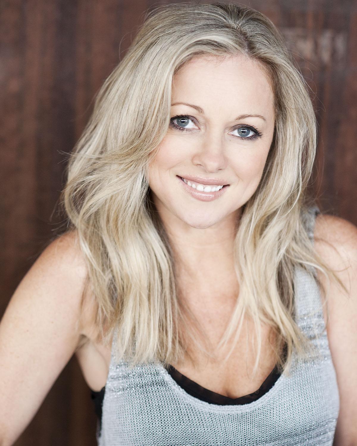Simone Buchanan image