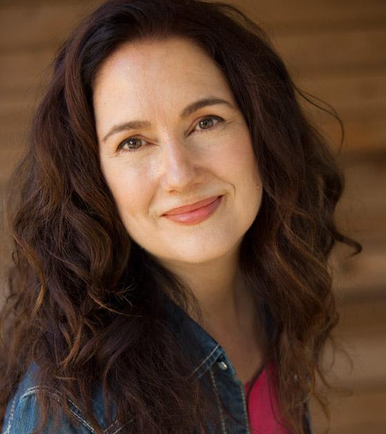 Julianne Buescher image