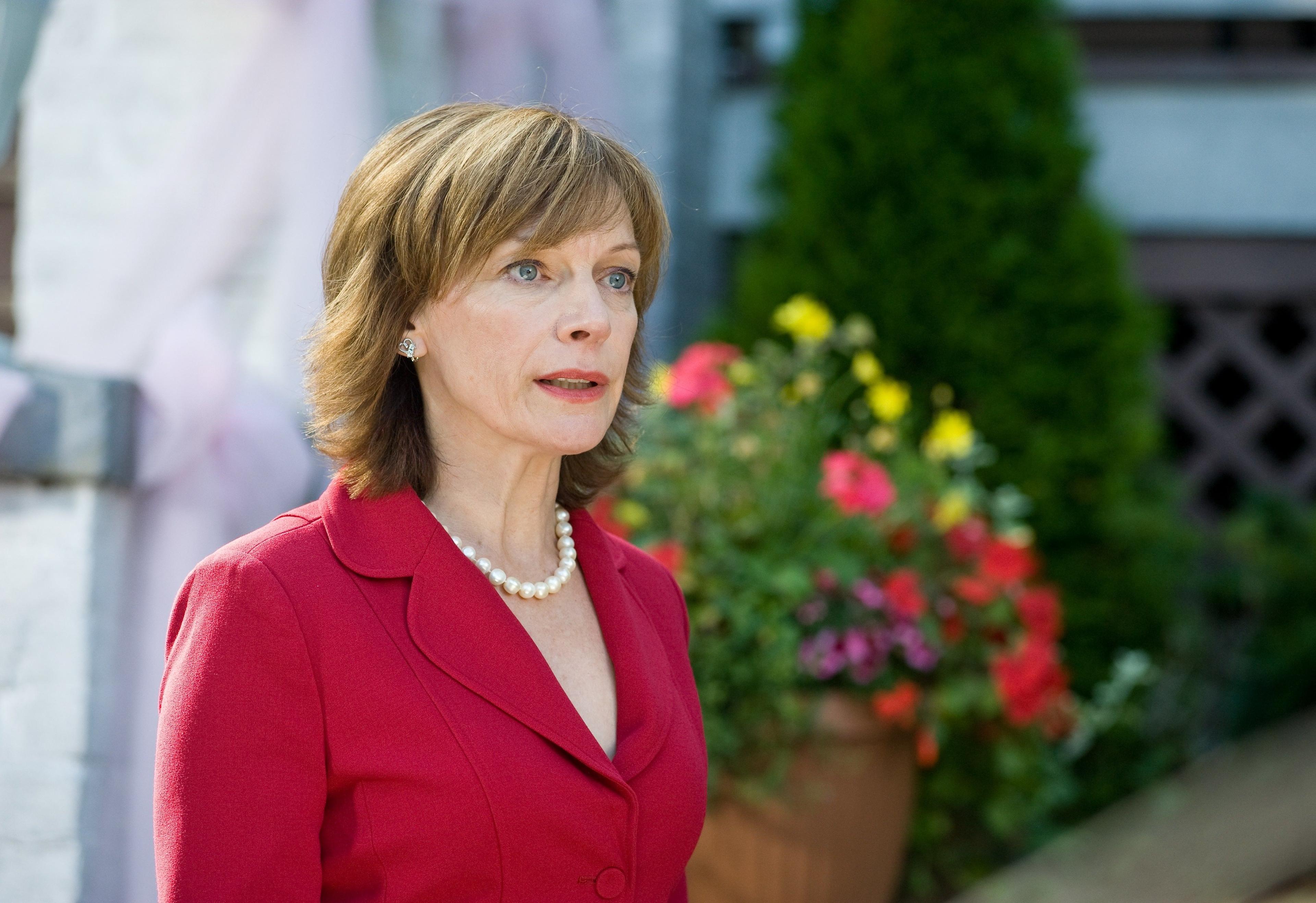 Martha Burns image