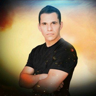 Steve Cardenas image