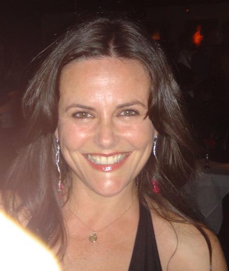 Gia Carides image
