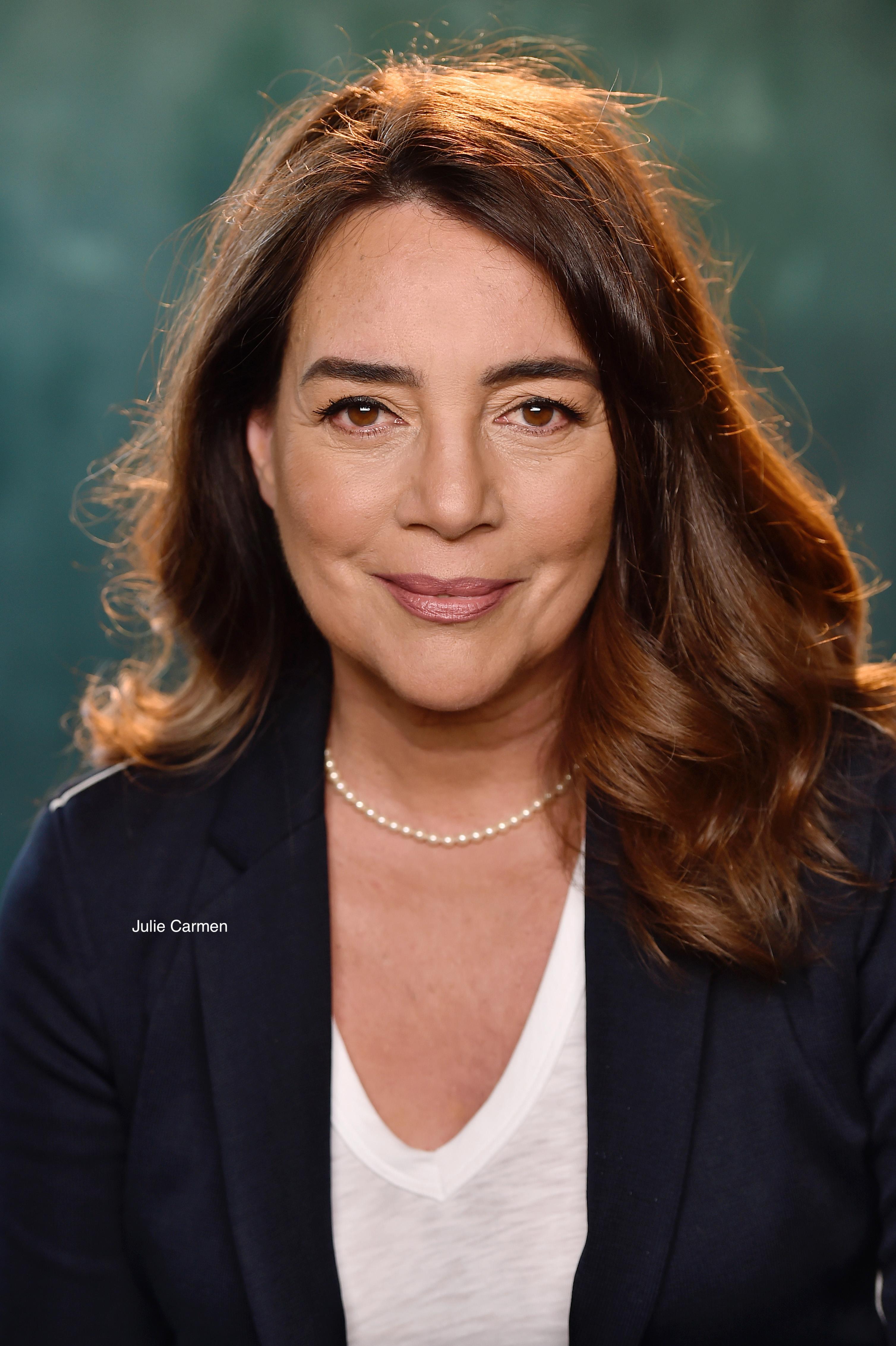 Julie Carmen image