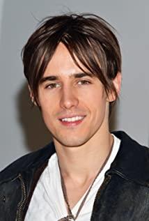 Reeve Carney image