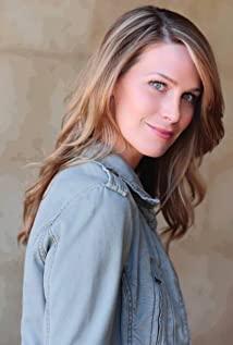 Hayley Carr image