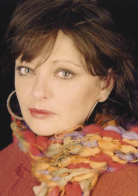 Angela Cartwright image
